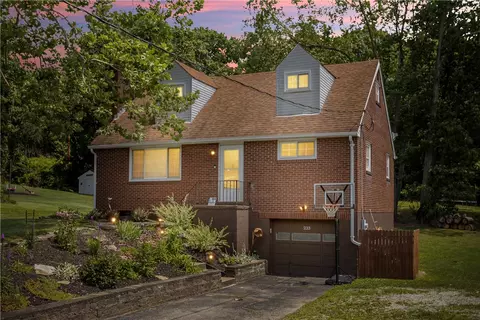 233 Brookwood Rd, Venetia, PA 15367