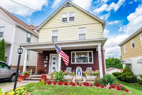 828 Crescent Ave, Ellwood City, PA 16117