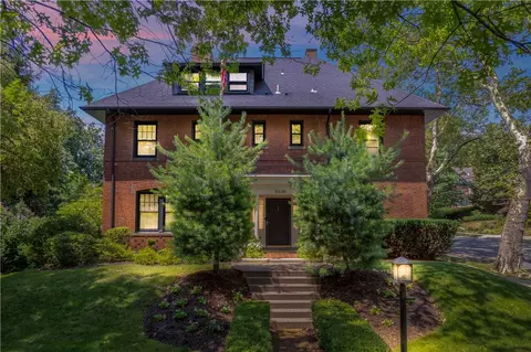 5439 Northumberland St, Pittsburgh, PA 15217
