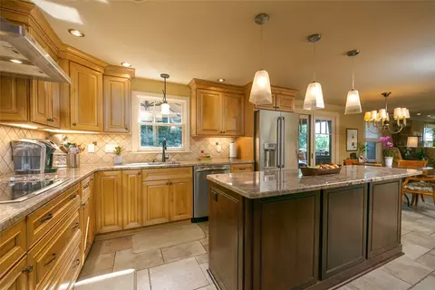 2411 Willow Dr, Export, PA 15632 photo 13