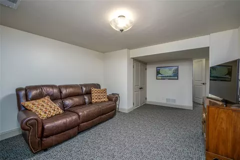 2411 Willow Dr, Export, PA 15632 photo 30
