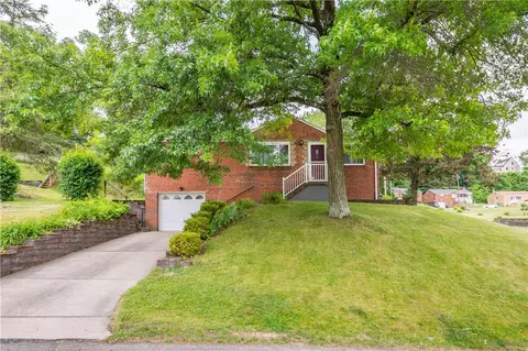 3500 Wallace Dr, Pittsburgh, PA 15227