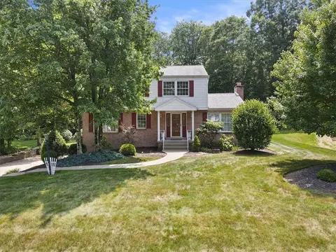 115 Dunedin Dr, Cheswick, PA 15024