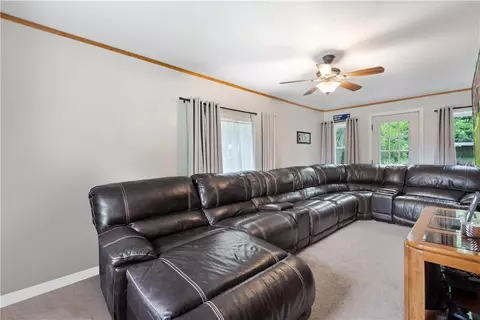 2007 Michael Ave, Irwin, PA 15642 photo 12
