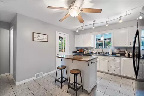 2007 Michael Ave, Irwin, PA 15642 photo 6
