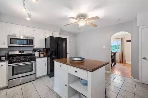 2007 Michael Ave, Irwin, PA 15642 photo 4