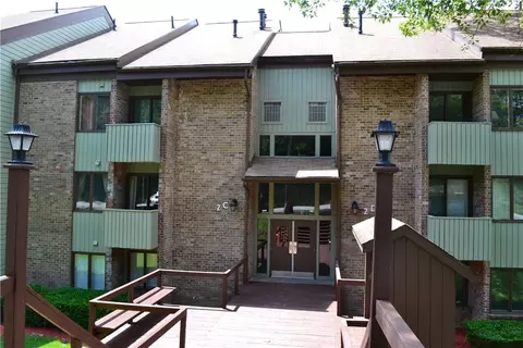 2 C2 Mountain Villas Dr, Champion, PA 15622