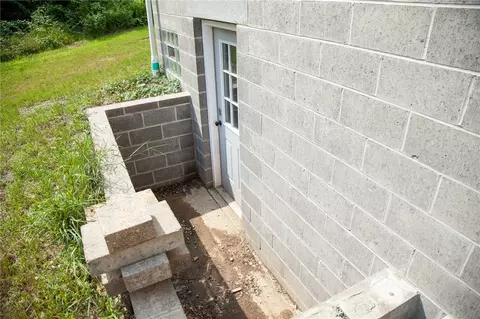 196 Commodore Dr, Perryopolis, PA 15473 photo 17