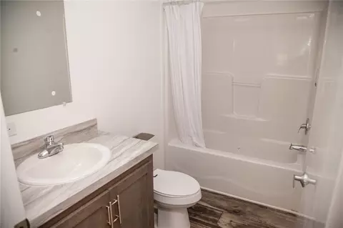 196 Commodore Dr, Perryopolis, PA 15473 photo 9
