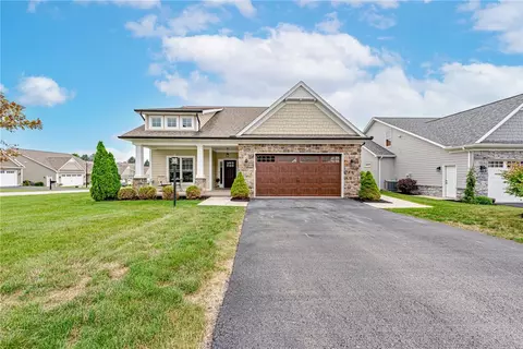 878 Hearthstone Cir, Greensburg, PA 15601