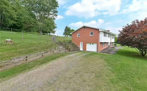 391 Lutz Rd, Oakdale, PA 15071