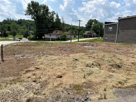 8 Legion St, Republic, PA 15475