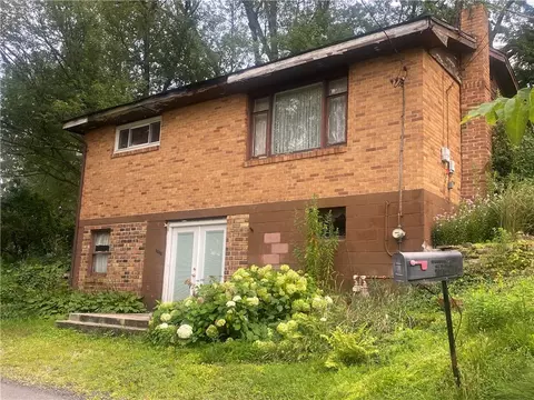 1824 W 10th St, Beaver Falls, PA 15010