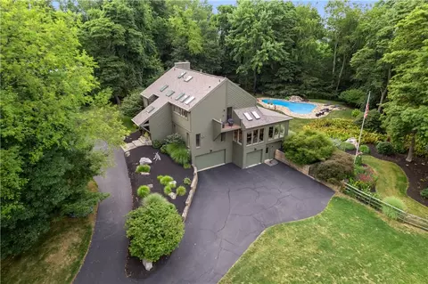 4556 Middle Rd, Allison Park, PA 15101