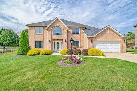 612 Rembrandt Cir, Irwin, PA 15642