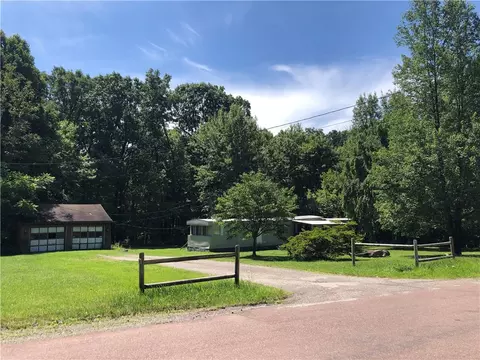 2055 Dinner Bell Five Frks, Farmington, PA 15437
