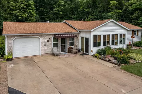 894 Henderson Station Rd, Stoneboro, PA 16153