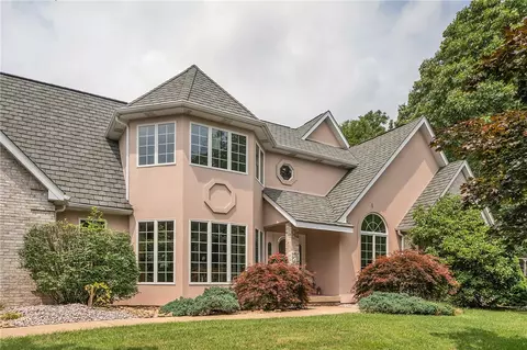 204 Laura Ct, Jeannette, PA 15644