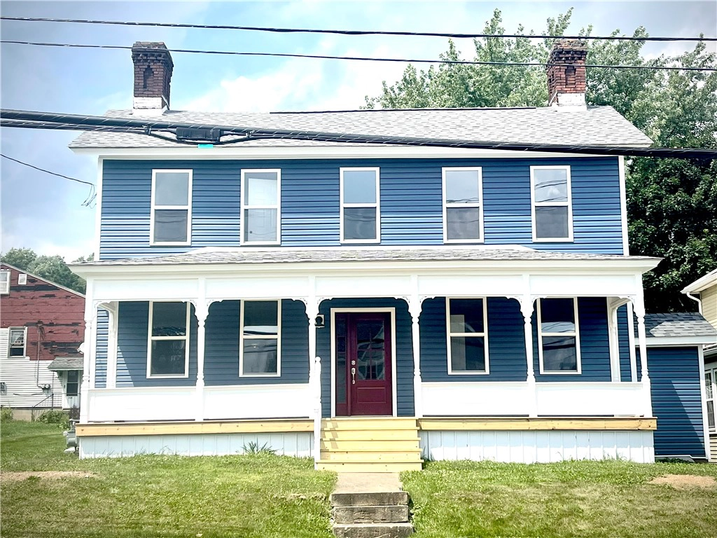 725 E Main St  