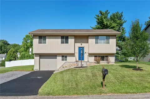 102 Opal Ct, Cranberry Township, PA 16066