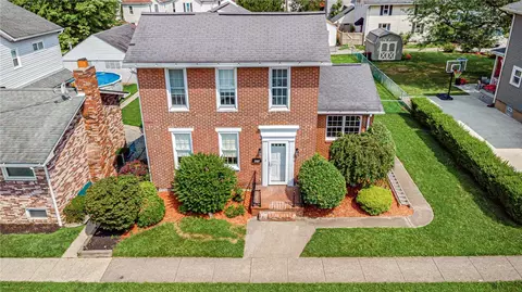 424 Saint Clair St, Latrobe, PA 15650
