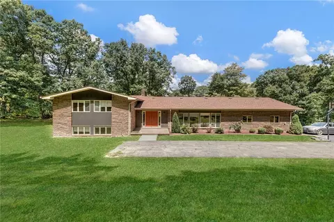 108 Zernich Dr, Aliquippa, PA 15001