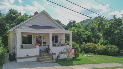 1450 Vance Ave, Coraopolis, PA 15108