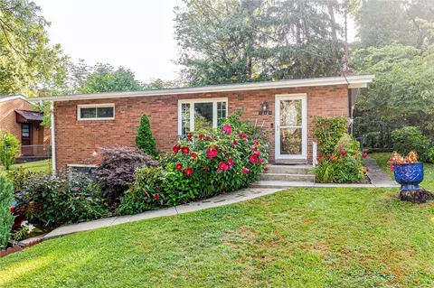 212 Sunset Dr, Monroeville, PA 15146