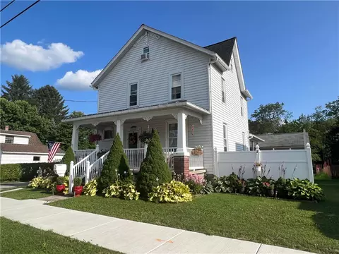 329 W Garrett St, Somerset, PA 15501