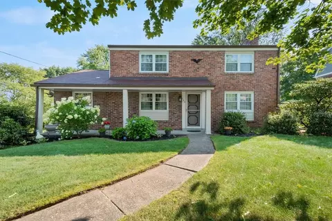 104 Robeson Dr, Coraopolis, PA 15108