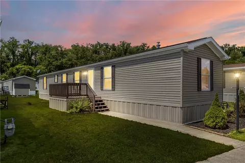 39 Hidden Valley Dr, Finleyville, PA 15332