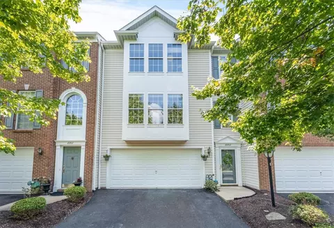 8203 Club Side Dr, Mars, PA 16046
