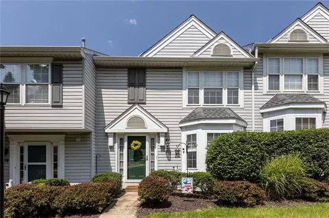 111 Coachside Dr, Canonsburg, PA 15317