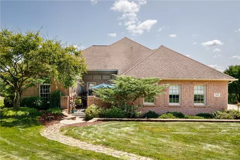 9100 Lucia Ln, North Huntingdon, PA 15642