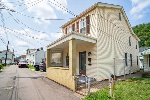 1828 Cecil St, Pittsburgh, PA 15215 photo 2