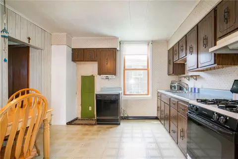 1828 Cecil St, Pittsburgh, PA 15215 photo 10