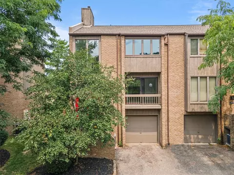 261 Elm Ct, Pittsburgh, PA 15237