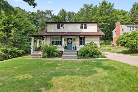 9735 Mccutcheon Ave, Pittsburgh, PA 15237