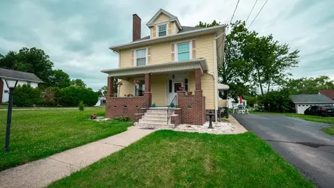 303-305 Edgewood Ave, New Castle, PA 16105