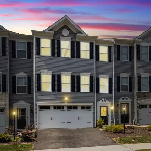 217 Lockheed Dr, Coraopolis, PA 15108