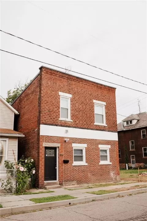 1150 Hamilton Ave, Farrell, PA 16121