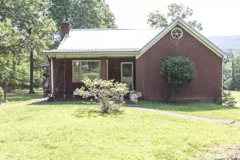 404 Hopwood Coolspring Rd, Hopwood, PA 15445