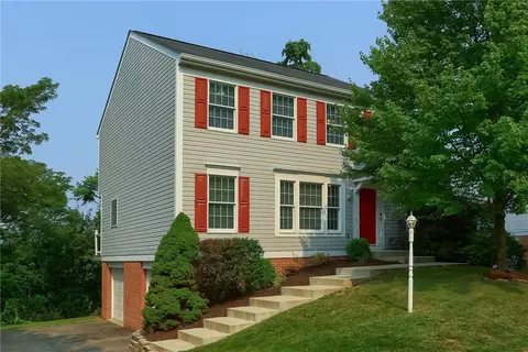 243 Randy Ln, Moon Township, PA 15108