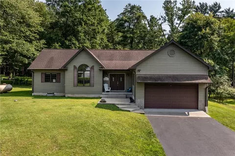 955 Hillside Rd, Jamestown, PA 16134