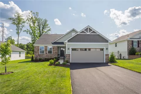 582 Birch Dr, Houston, PA 15342