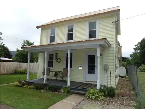 520 Dean St, Confluence, PA 15424