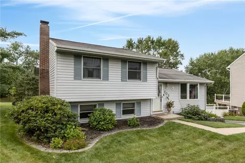 103 Summit Ridge Dr, Bridgeville, PA 15017