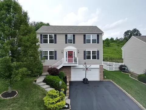 178 Broadstone Dr, Mars, PA 16046