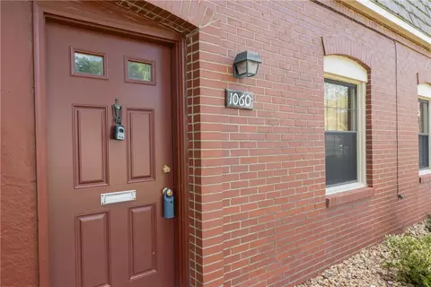 1060 Pennsbury Blvd, Pittsburgh, PA 15205