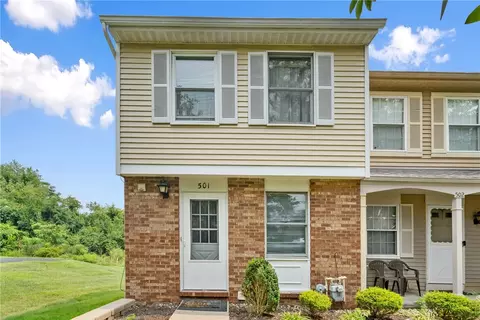 501 Bonnie Brae Dr, Coraopolis, PA 15108